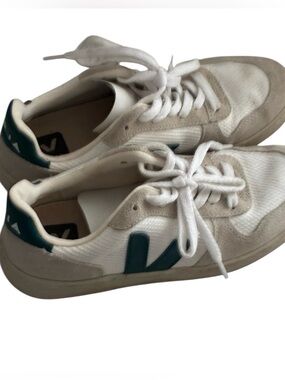 Veja Green and White Mesh & Suede Sneakers Sz 7